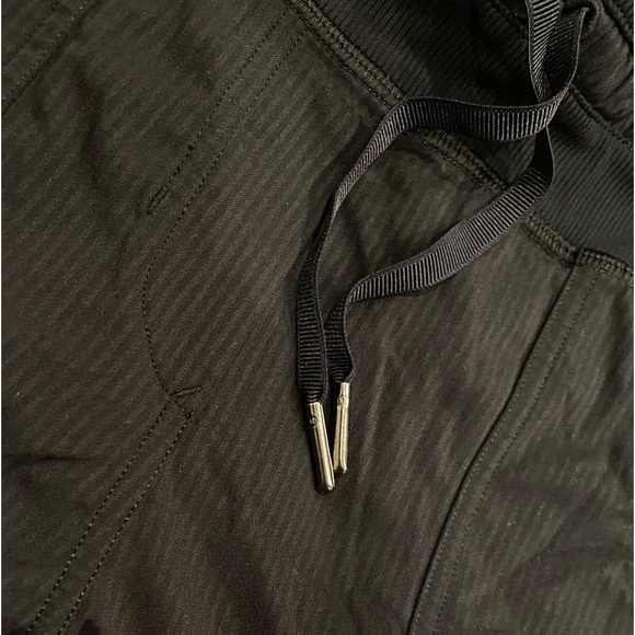 Lululemon Dance Studio Crop black size 4 - Picture 5 of 10